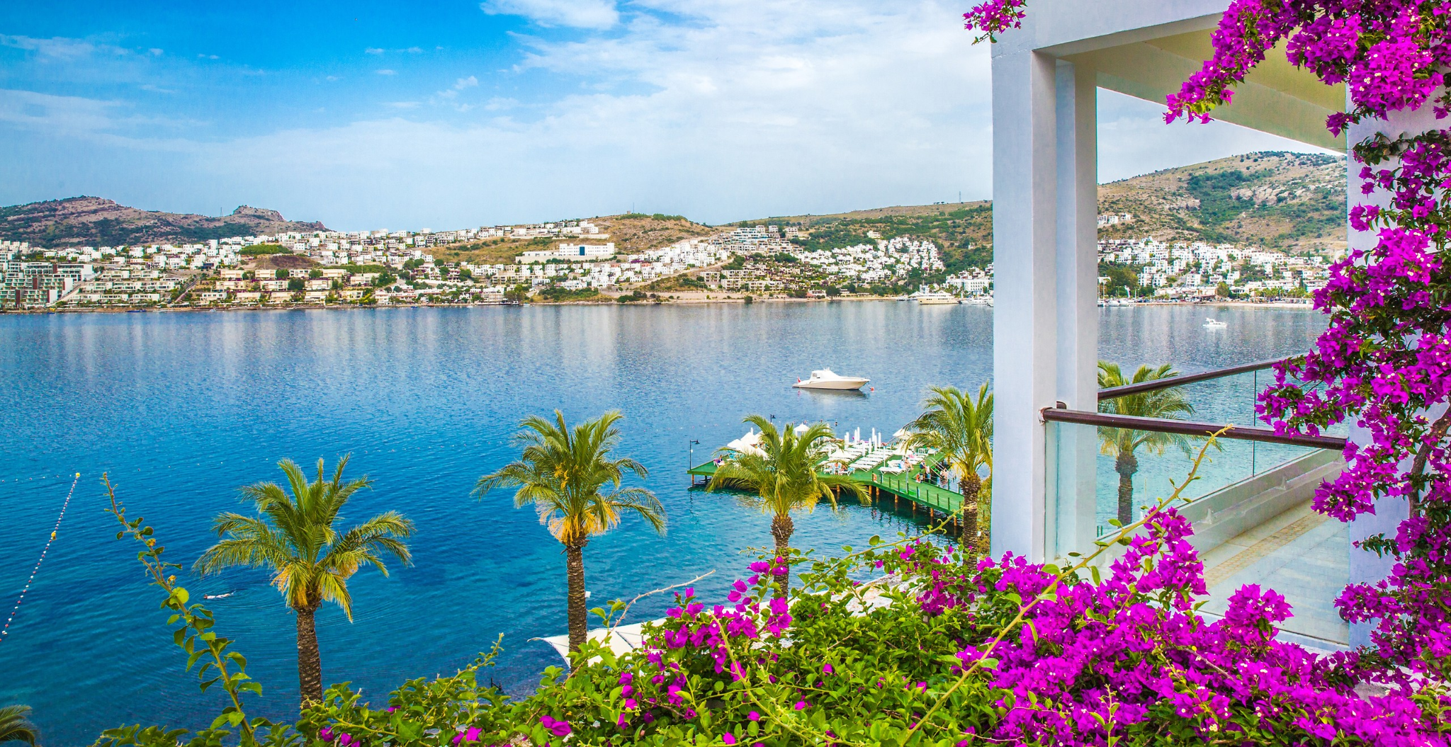 Why Coastal Locations Are Popular for Vacation Stays